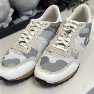 NWOT Valentino Gray and White Rockstud Retro White Camo Sneakers size 41 8